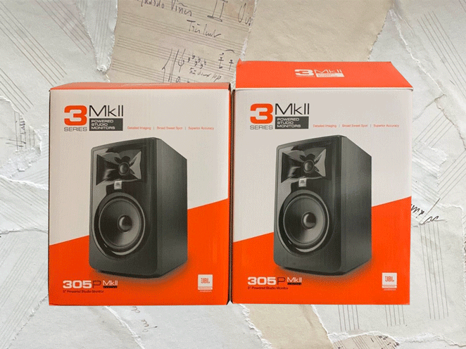 JBL 305P MkII outer packaging