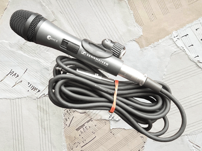 Sennheiser E845S with connected XLR cable