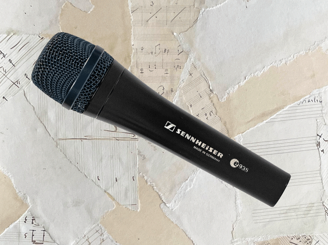 Sennheiser E935 cardioid vocal mic