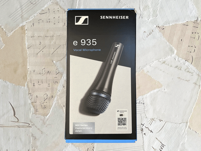 Sennheiser E935 outer packaging
