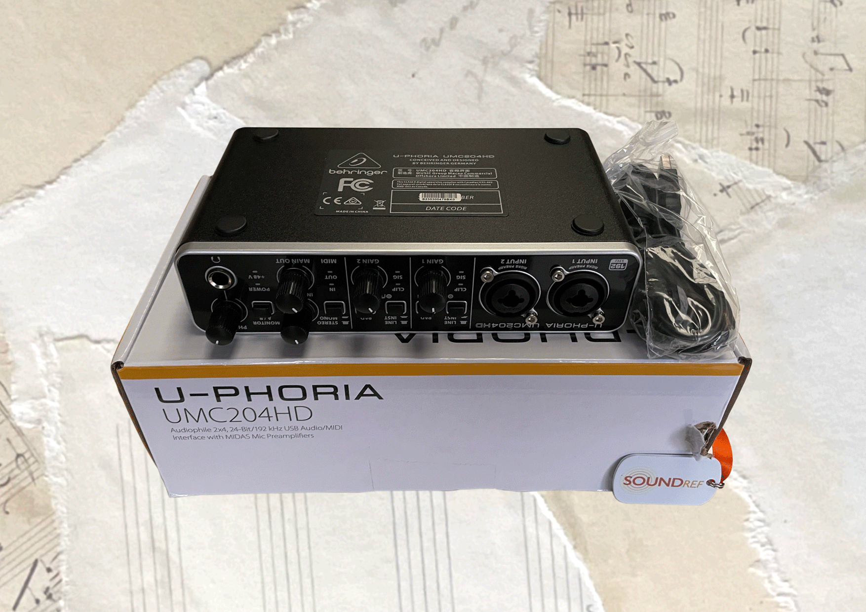 Behringer U-Phoria UMC 204HD - contents of the box