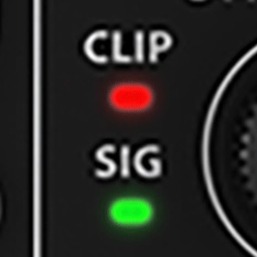 Clip and signal LED indicators on button on UMC204HD