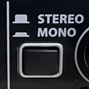Stereo mono button on Behringer U-Phoria UMC204 HD